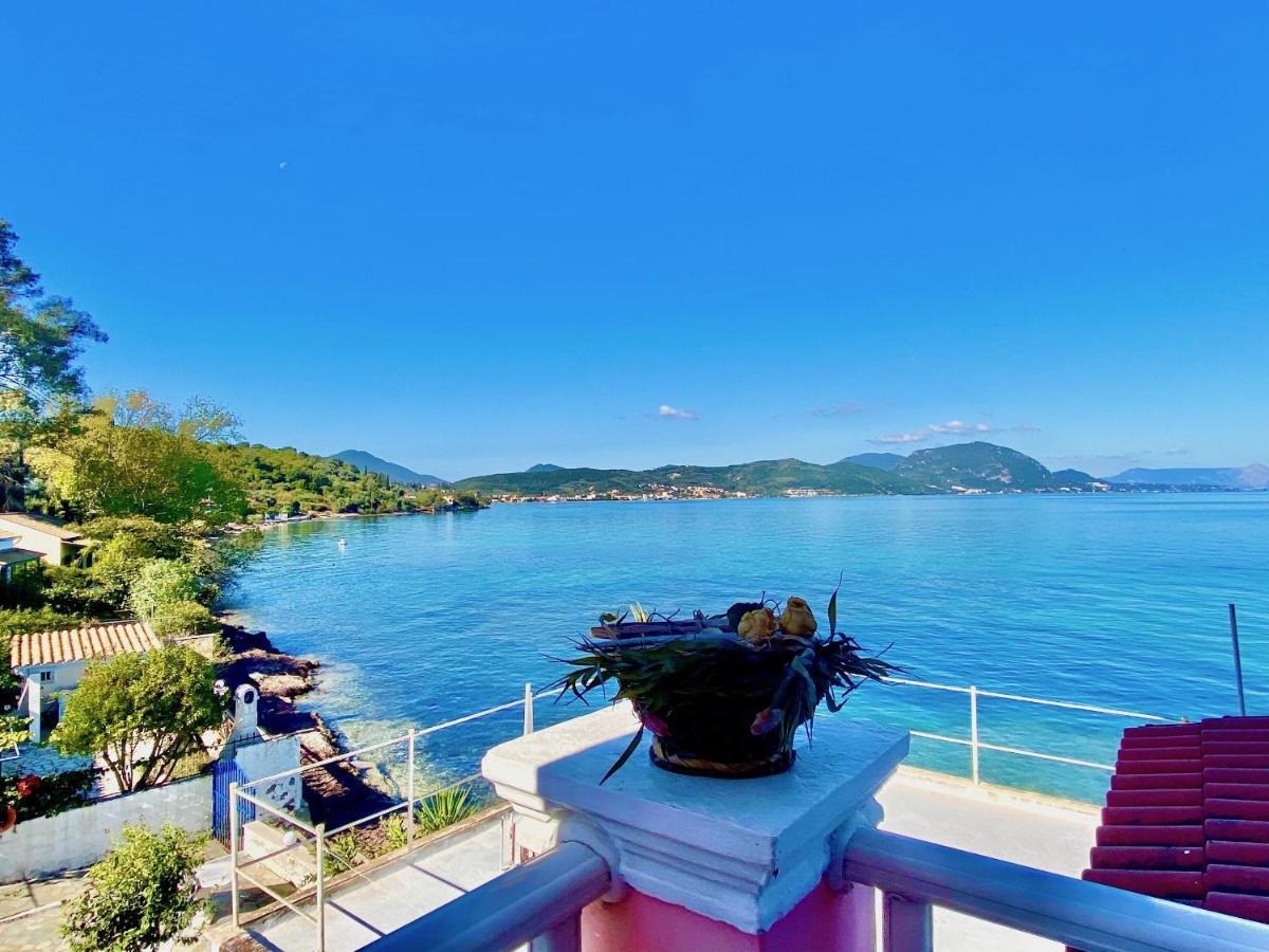 Seafront Villa Ourania Mesongí Exterior foto